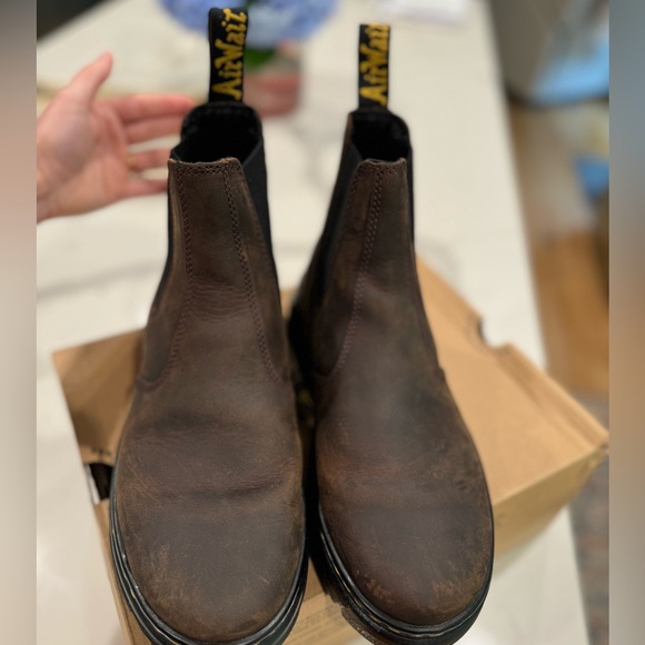 Dr Marten Embury - Picture 4 of 8